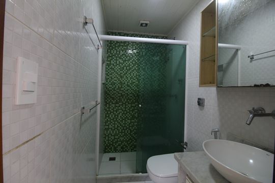 Banheiro  de apartamento para alugar com 2 quartos, 65m² em Freguesia (jacarepaguá), Rio de Janeiro