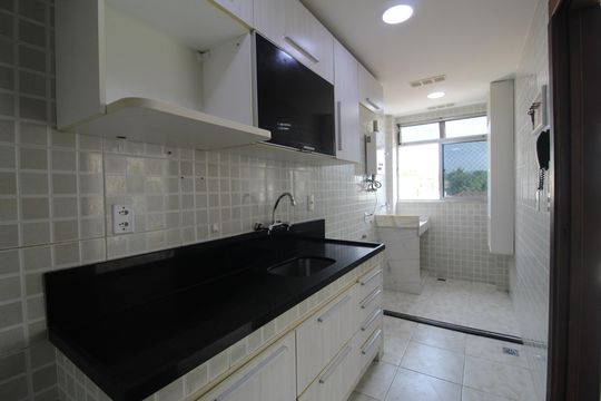 Cozinha de apartamento para alugar com 2 quartos, 65m² em Freguesia (jacarepaguá), Rio de Janeiro
