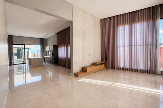 Sala de casa de condomínio à venda com 3 quartos, 343m² em São Sebastião, Brasília