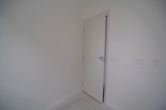 Quarto 1 de apartamento para alugar com 2 quartos, 40m² em Vila Campanela, São Paulo