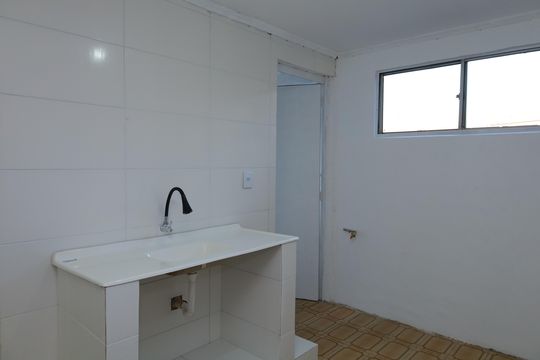 Cozinha de apartamento para alugar com 2 quartos, 58m² em Conjunto Residencial José Bonifácio, São Paulo
