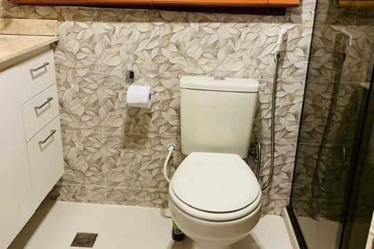 Banheiro de casa para alugar com 1 quarto, 100m² em Grumari, Rio de Janeiro