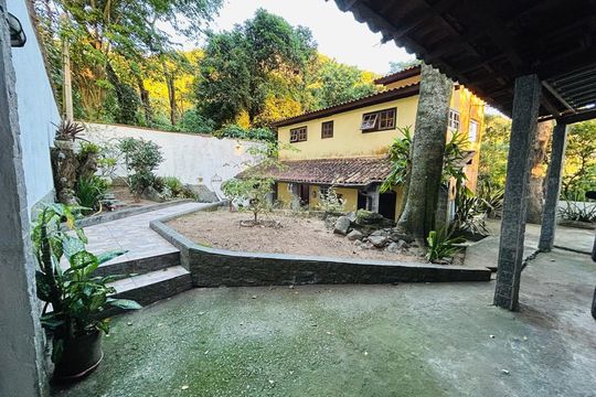 Área externa de casa para alugar com 1 quarto, 100m² em Grumari, Rio de Janeiro