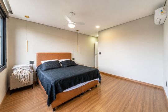 Quarto de casa para alugar com 4 quartos, 269m² em Três Figueiras, Porto Alegre