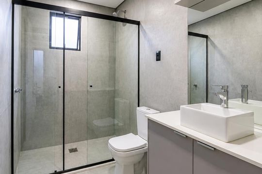 Banheiro de casa para alugar com 4 quartos, 269m² em Três Figueiras, Porto Alegre