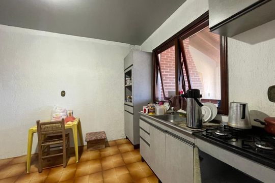 Casa para alugar com 3 quartos, 400m² em Scharlau, São Leopoldo