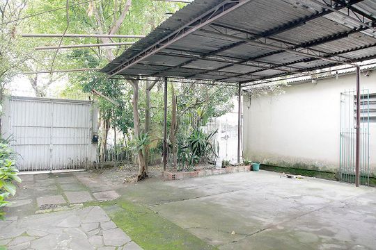 Garagem (02 vagas cobertas) de casa à venda com 3 quartos, 188m² em Auxiliadora, Porto Alegre