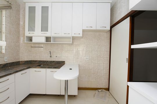 Cozinha de apartamento para alugar com 3 quartos, 132m² em Salgado Filho, Belo Horizonte
