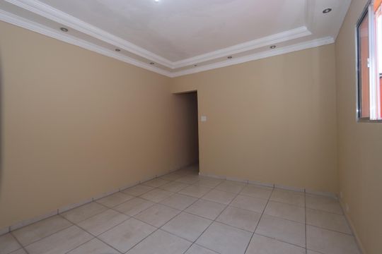 Sala de casa para alugar com 2 quartos, 100m² em Jardim Roseli, São Paulo