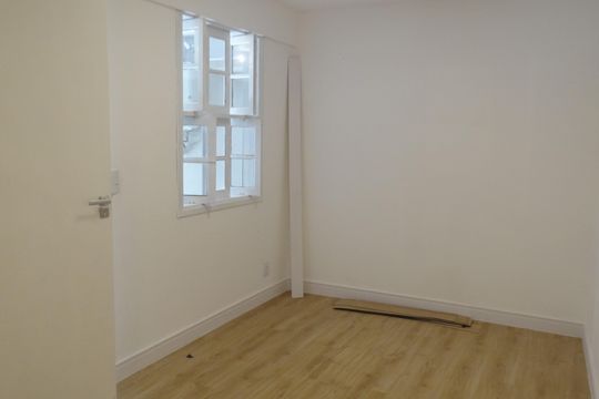 Quarto de serviço 1 de casa de condomínio à venda com 7 quartos, 384m² em Barra da Tijuca, Rio de Janeiro
