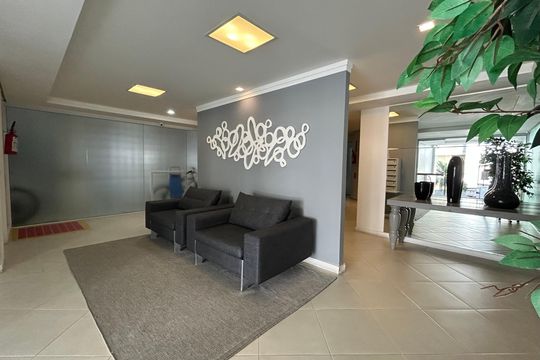 Hall de entrada de apartamento para alugar com 3 quartos, 87m² em Itacorubi, Florianópolis