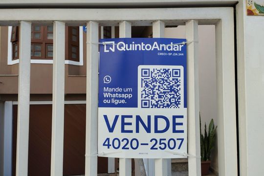 Fachada de casa à venda com 3 quartos, 207m² em Jardim São Paulo, São Paulo