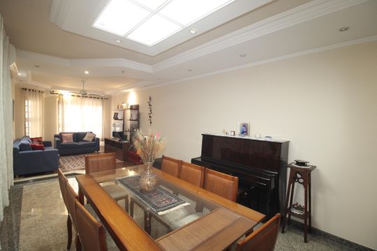Casa à venda com 3 quartos, 207m² em Jardim São Paulo, São Paulo