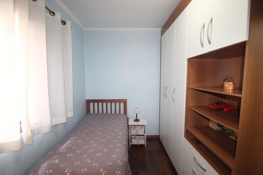Quarto 2 de casa à venda com 3 quartos, 207m² em Jardim São Paulo, São Paulo