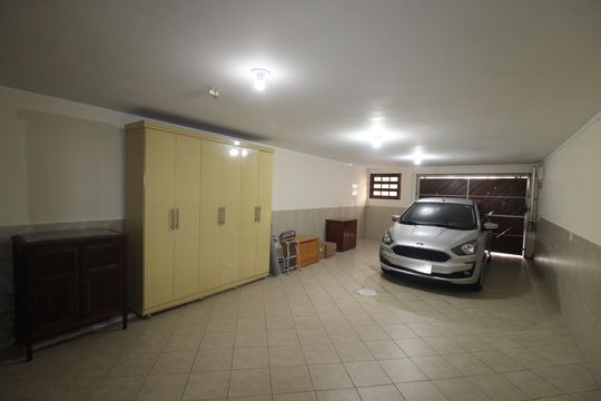Garagem de casa à venda com 3 quartos, 207m² em Jardim São Paulo, São Paulo