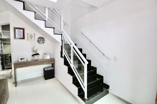 Escada de casa à venda com 2 quartos, 70m² em Jardim Belem, São Paulo