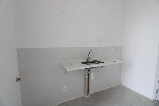 cozinha de apartamento para alugar com 2 quartos, 40m² em Vila Campanela, São Paulo