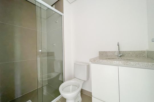 Banheiro de casa de condomínio para alugar com 1 quarto, 26m² em Vila Osasco, Osasco