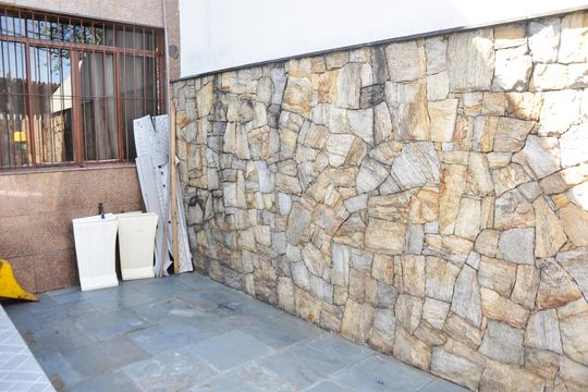 Garagem de casa à venda com 2 quartos, 90m² em Jardim Jaragua (sao Domingos), São Paulo