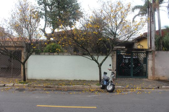 Fachada de casa à venda com 3 quartos, 250m² em Osvaldo Cruz, São Caetano do Sul
