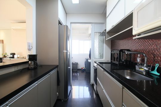 Cozinha de apartamento para alugar com 2 quartos, 84m² em Vila Suzana, São Paulo