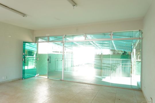 Entrada de casa para alugar com 4 quartos, 240m² em Jardim Paraiso, São Carlos