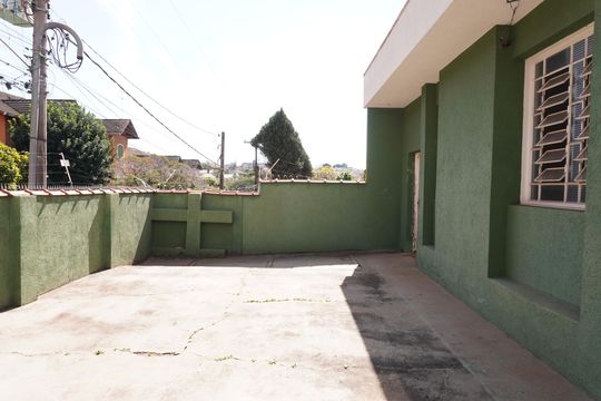 Entrada de casa para alugar com 4 quartos, 240m² em Jardim Paraiso, São Carlos