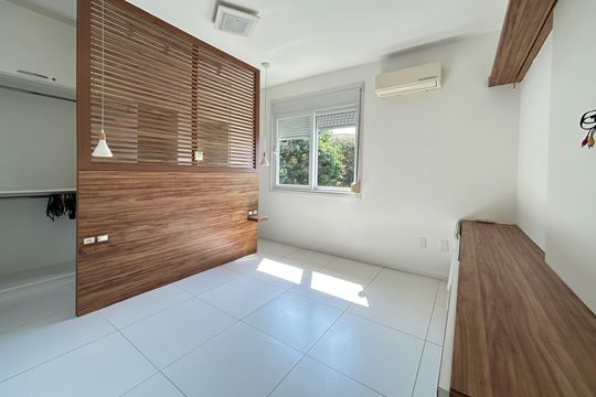 Quarto 1 de casa para alugar com 3 quartos, 145m² em Rio Tavares, Florianópolis