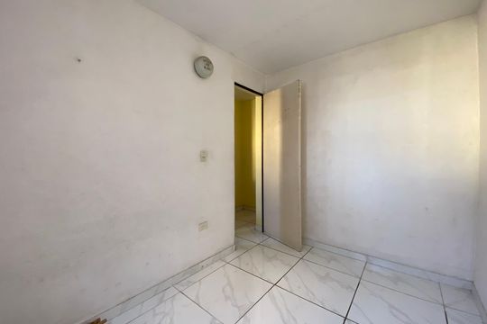 Quarto de apartamento para alugar com 2 quartos, 49m² em Conjunto Promorar Raposo Tavares, São Paulo