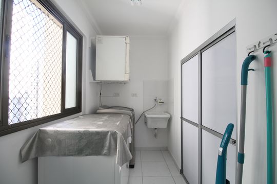 Área de Serviço de apartamento à venda com 3 quartos, 110m² em Chácara Agrindus, Taboão da Serra