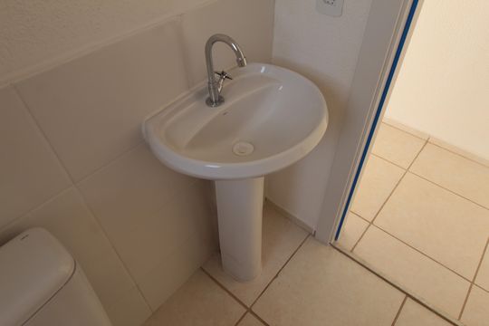 Banheiro de apartamento para alugar com 2 quartos, 55m² em Mantiqueira, Belo Horizonte