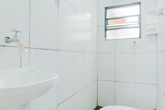 Banheiro  de casa para alugar com 1 quarto, 45m² em Parque Mikail, Guarulhos