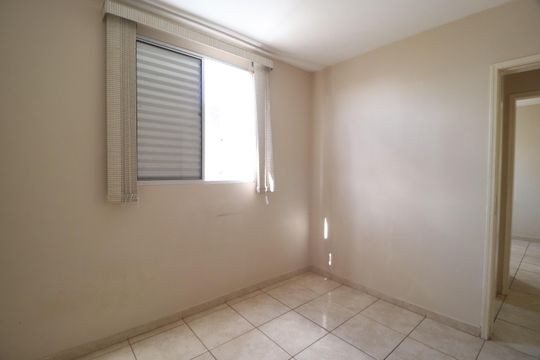 Quarto 2 de apartamento para alugar com 2 quartos, 55m² em Brasil, Uberlândia