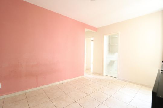 Sala de apartamento para alugar com 2 quartos, 55m² em Brasil, Uberlândia