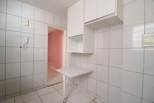 Cozinha de apartamento para alugar com 2 quartos, 55m² em Brasil, Uberlândia