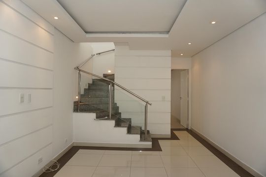 Casa para alugar com 3 quartos, 100m² em Chácaras São Marcos, Embu das Artes