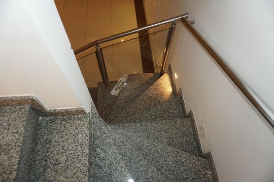 Escada de casa para alugar com 3 quartos, 100m² em Chácaras São Marcos, Embu das Artes