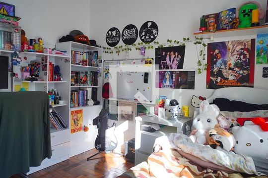 Quarto de apartamento para alugar com 4 quartos, 130m² em Vila Ipiranga, Porto Alegre