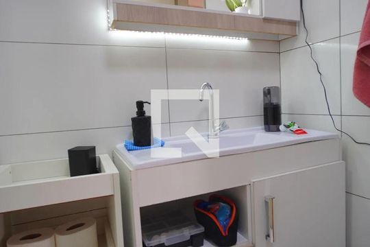 Banheiro de apartamento para alugar com 4 quartos, 130m² em Vila Ipiranga, Porto Alegre