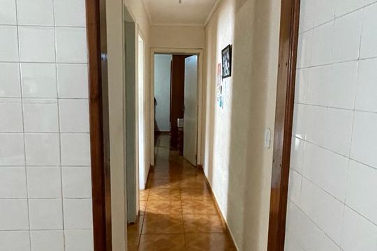 Corredor de casa à venda com 2 quartos, 138m² em Jardim das Flores, São Paulo