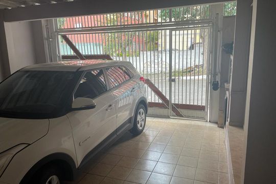 Garagem de casa à venda com 2 quartos, 138m² em Jardim das Flores, São Paulo