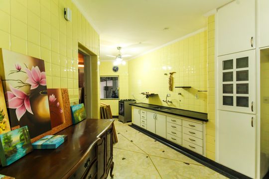 Cozinha de casa à venda com 3 quartos, 200m² em Vila Bertioga, São Paulo