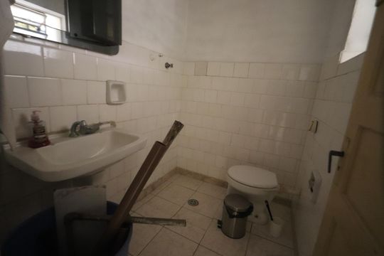 Banheiro de Baixo de casa à venda com 3 quartos, 238m² em Cidade São Mateus, São Paulo