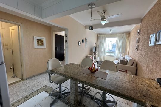 Cozinha de apartamento para alugar com 1 quarto, 44m² em Vila Jaguara, São Vicente