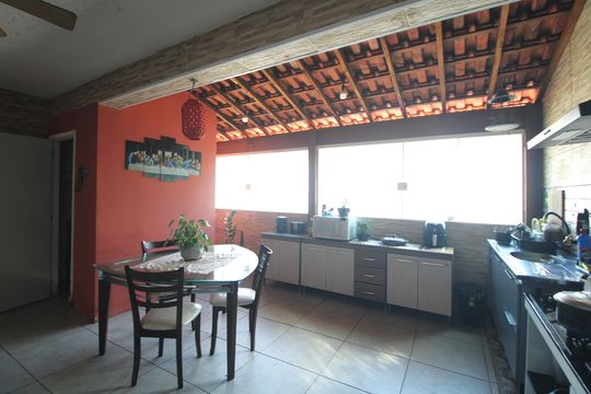 Cozinha de casa à venda com 2 quartos, 260m² em Sítio Cocaia, São Paulo