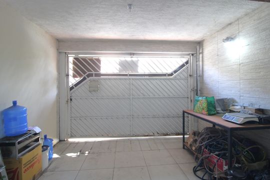 Garagem de casa à venda com 2 quartos, 260m² em Sítio Cocaia, São Paulo