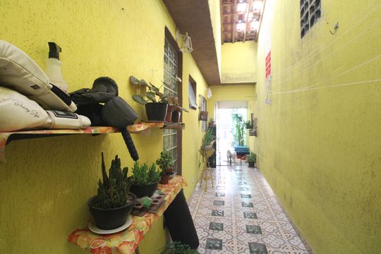 Quintal lateral de casa à venda com 2 quartos, 260m² em Sítio Cocaia, São Paulo