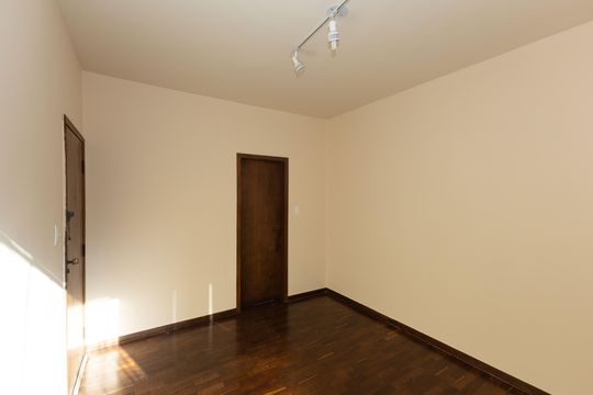 Sala 1 de apartamento à venda com 3 quartos, 107m² em Santo Antônio, Belo Horizonte