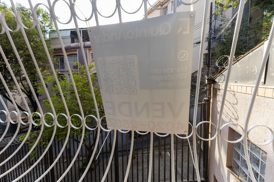 Placa de apartamento à venda com 3 quartos, 107m² em Santo Antônio, Belo Horizonte