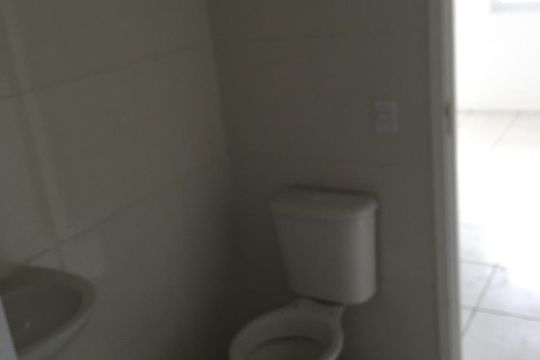 Banheiro de apartamento à venda com 2 quartos, 60m² em Jardim Guilhermino, Guarulhos